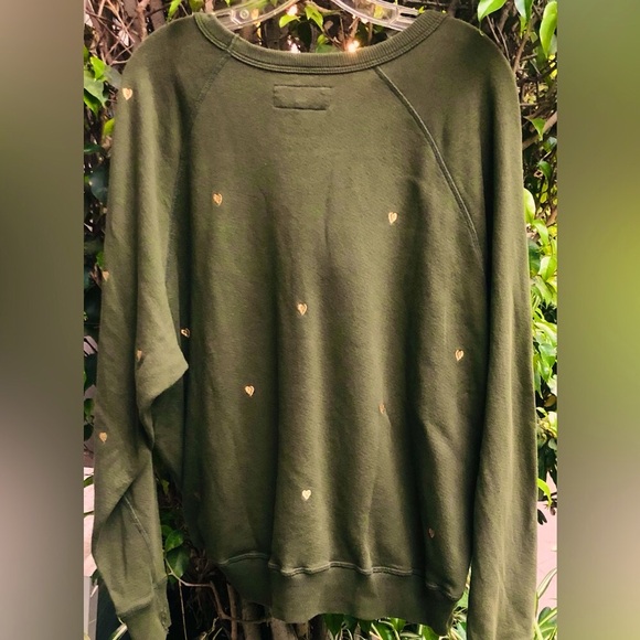🤩 “THE GREAT” SIZE 3 GREEN SWEATSHIRT W/ EMBROIDERED ❤️’s! 🌟 - Picture 4 of 16